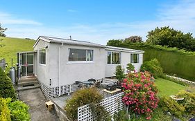 Macbay Retreat - Macandrew Bay Holiday Home